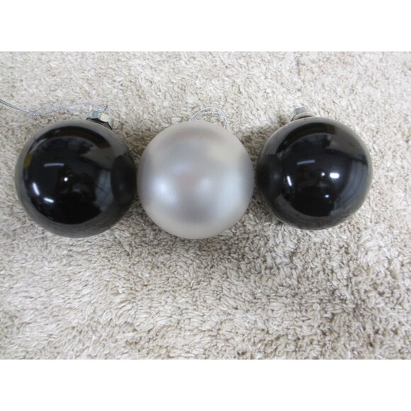 Lot of 3 Harley-Davidson Ornament Black & Silver Glass Christmas Balls With Logo - Picture 3 of 5